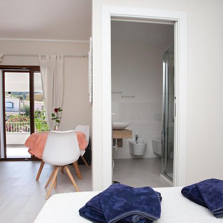 Lu Lioni Rooms Сан-Теодоро Экстерьер фото
