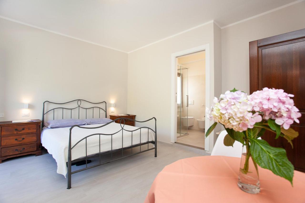 Lu Lioni Rooms Сан-Теодоро Экстерьер фото