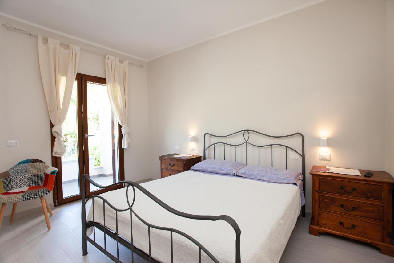 Lu Lioni Rooms Сан-Теодоро Экстерьер фото