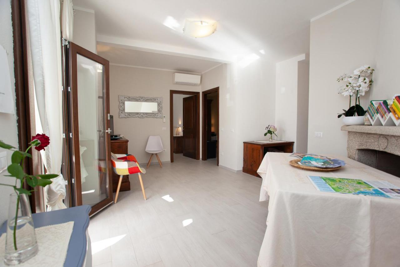 Lu Lioni Rooms Сан-Теодоро Экстерьер фото