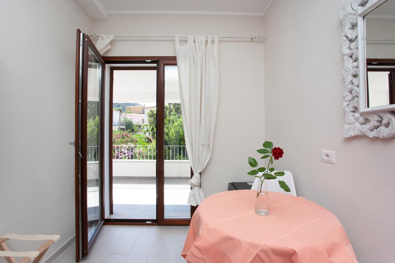 Lu Lioni Rooms Сан-Теодоро Экстерьер фото