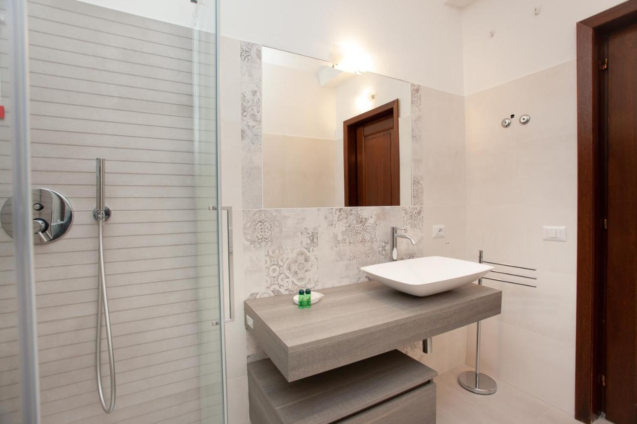Lu Lioni Rooms Сан-Теодоро Экстерьер фото