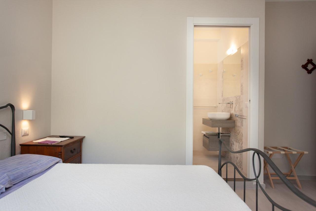 Lu Lioni Rooms Сан-Теодоро Экстерьер фото