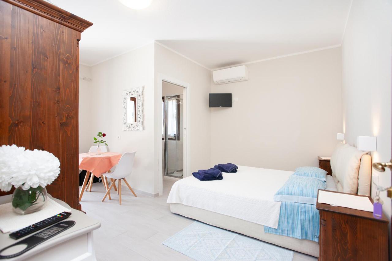 Lu Lioni Rooms Сан-Теодоро Экстерьер фото
