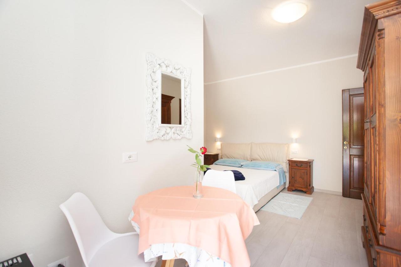 Lu Lioni Rooms Сан-Теодоро Экстерьер фото