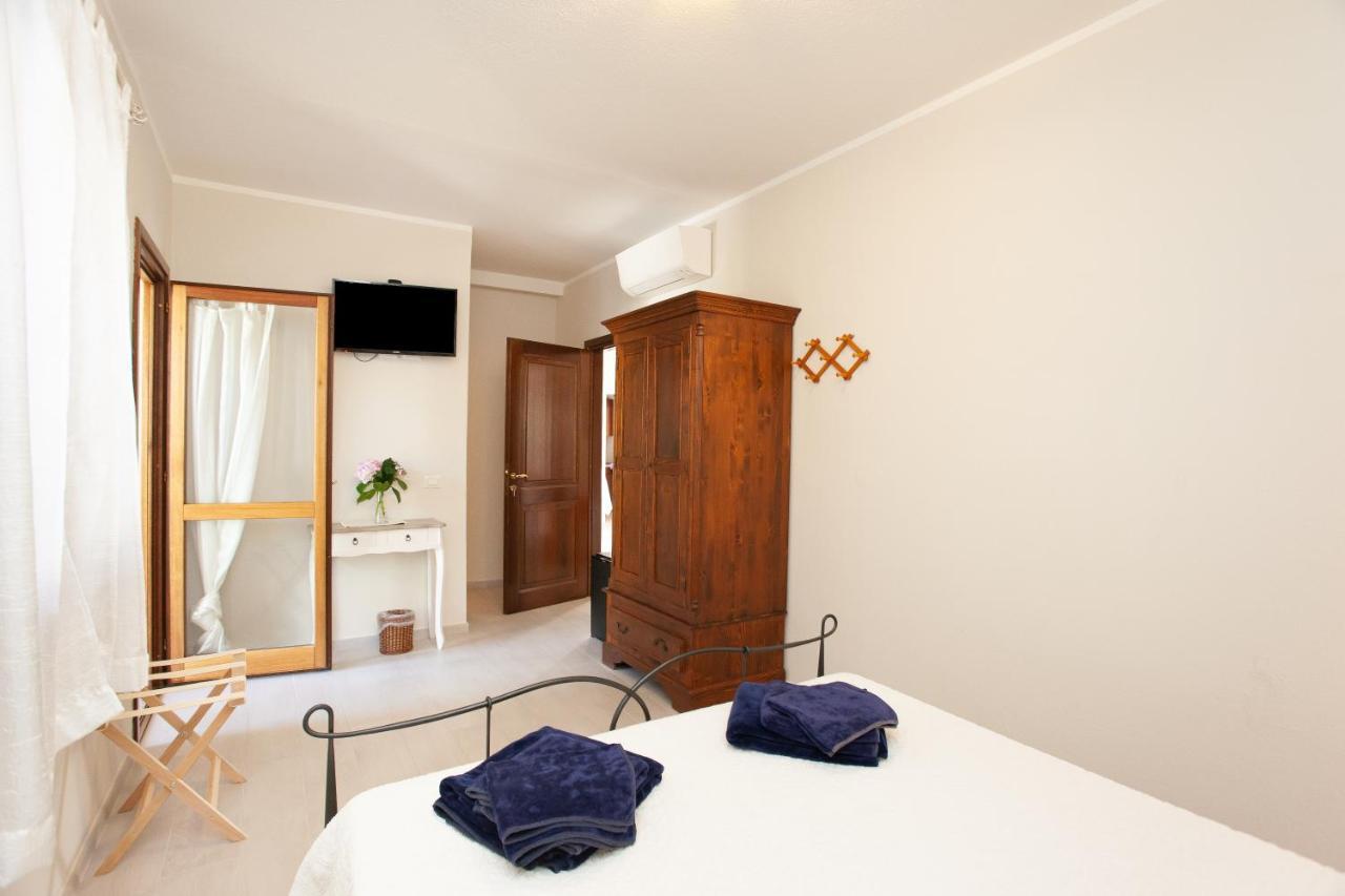 Lu Lioni Rooms Сан-Теодоро Экстерьер фото
