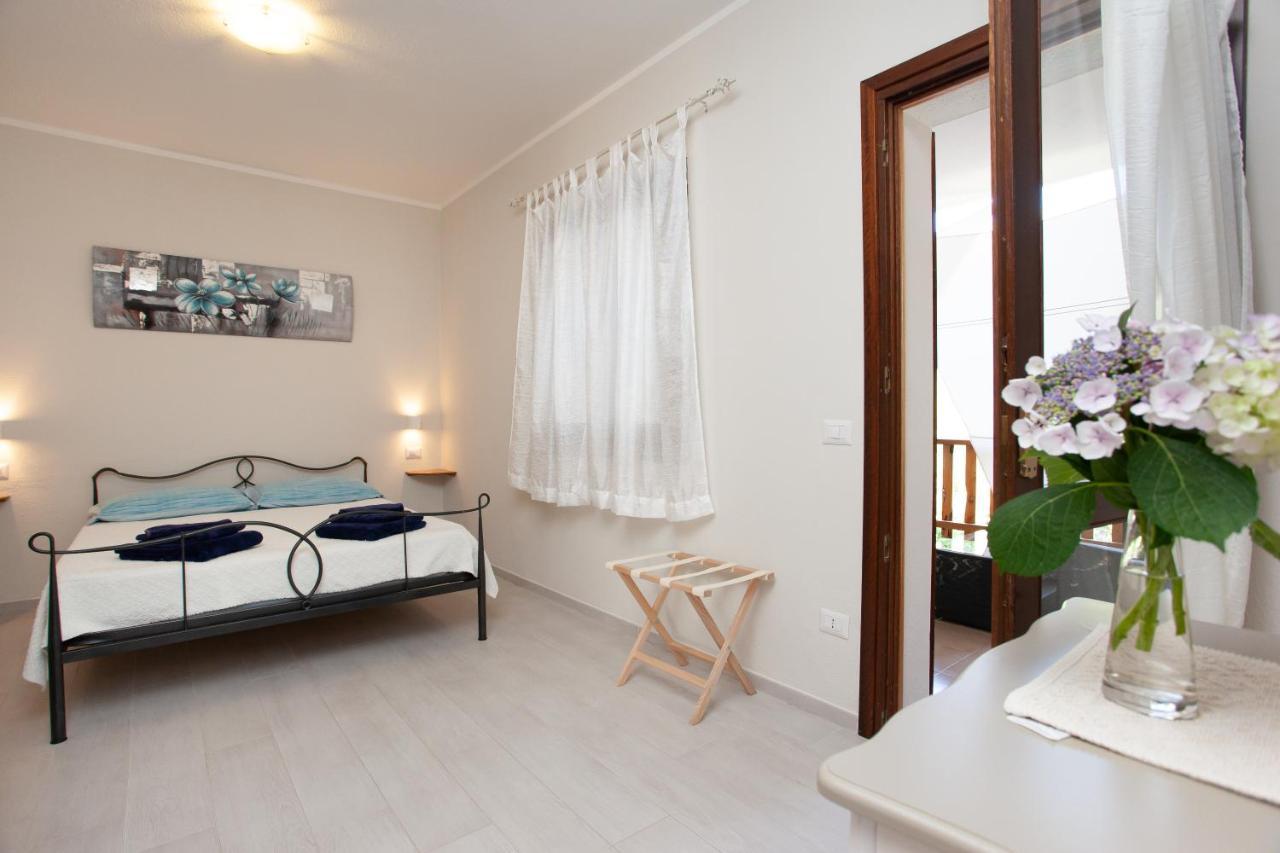 Lu Lioni Rooms Сан-Теодоро Экстерьер фото